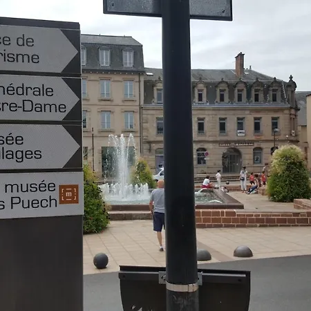 Apartman La Maison Bleue, Un Emplacement De Choix A *