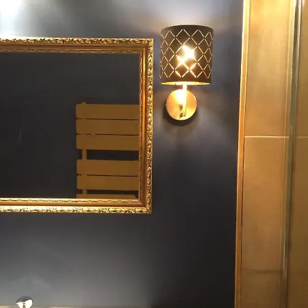 La Maison Bleue, Un Emplacement De Choix A Apartman *