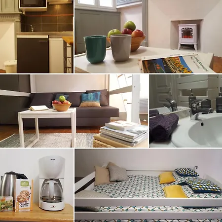 La Maison Bleue, Un Emplacement De Choix A *