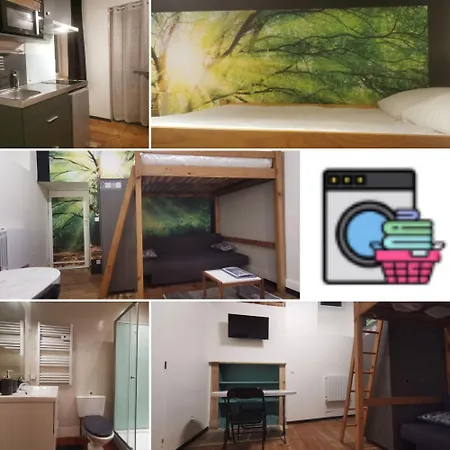 La Maison Bleue, Un Emplacement De Choix A