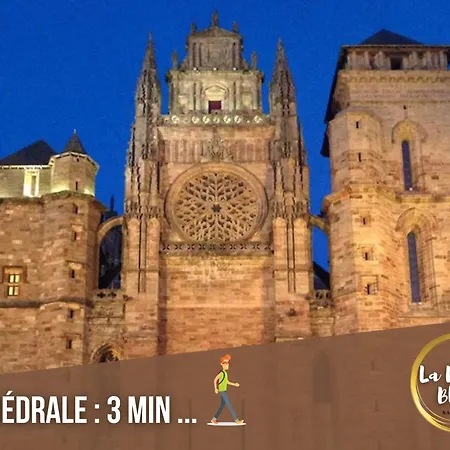 La Maison Bleue, Un Emplacement De Choix A Apartman