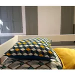 La Maison Bleue, Un Emplacement De Choix A *