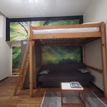 La Maison Bleue, Un Emplacement De Choix à
