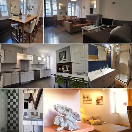 La Maison Bleue, Un Emplacement De Choix A *